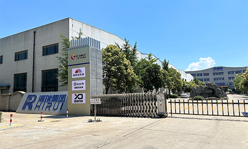 客戶參觀、考察鋰電池處理設備車間